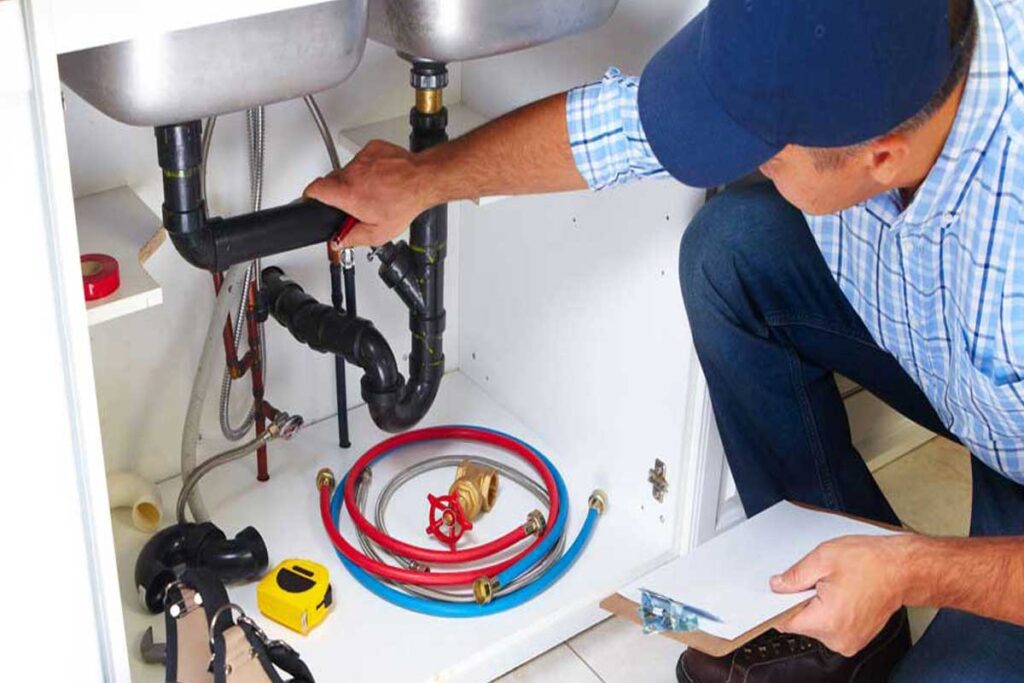 فني صحي الزهراء بالكويت